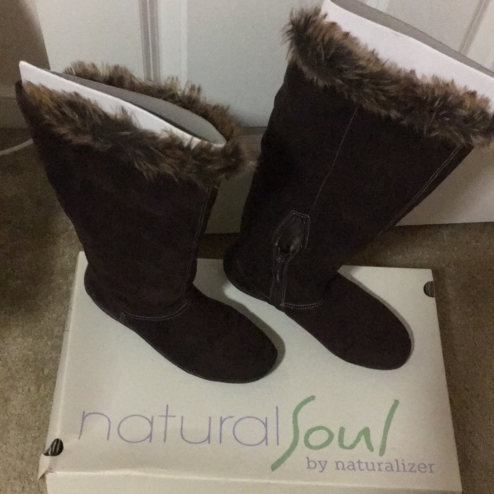 Knee brown boots